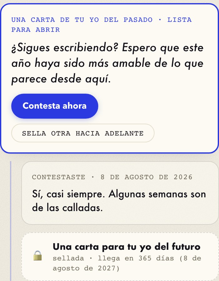 Un hilo de Carta al Futuro en Hearth: una carta que llegó, la respuesta escrita a ella y una carta sellada esperando debajo.